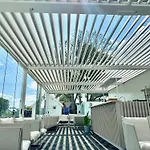 Destino Wakacyjne Domki-dwa Podgrzewane Baseny-drink Bar 度假居 *