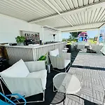 Destino Wakacyjne Domki-dwa Podgrzewane Baseny-drink Bar 梅尔诺