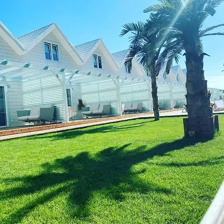 Destino Wakacyjne Domki-dwa Podgrzewane Baseny-drink Bar * Мельно