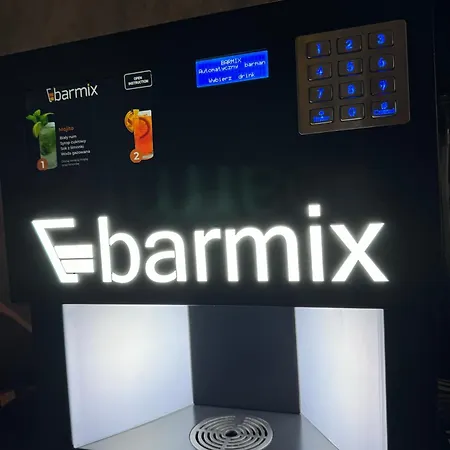 Destino Wakacyjne Domki-dwa Podgrzewane Baseny-drink Bar * Мельно