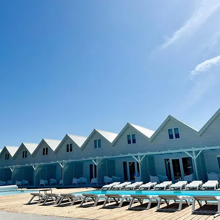 Destino Wakacyjne Domki-dwa Podgrzewane Baseny-drink Bar Мельно