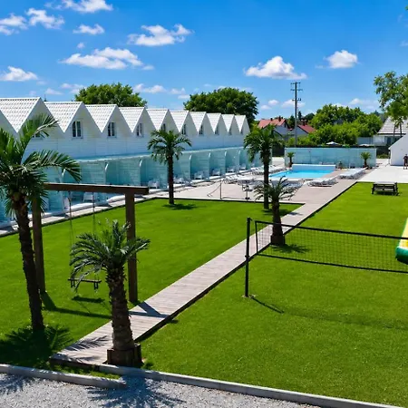 Destino Wakacyjne Domki-dwa Podgrzewane Baseny-drink Bar Holiday home