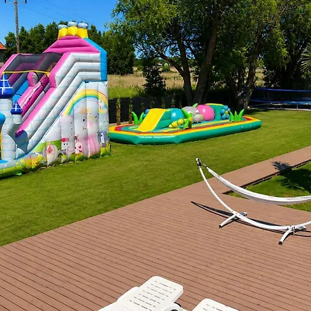 Destino Wakacyjne Domki-dwa Podgrzewane Baseny-drink Bar Holiday home Mielno (Koszalin)