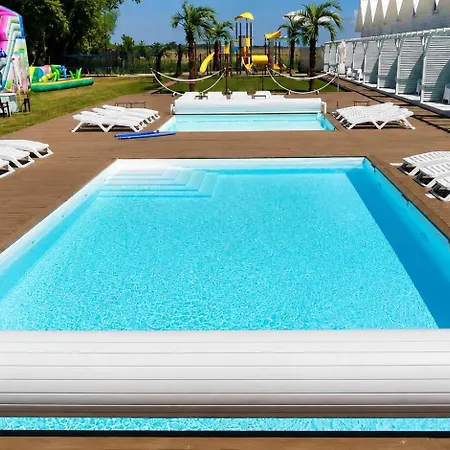 Destino Wakacyjne Domki-dwa Podgrzewane Baseny-drink Bar Holiday home