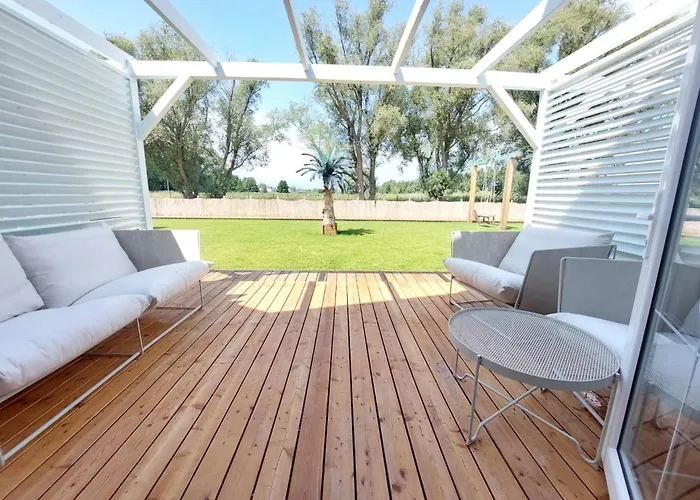 Destino Wakacyjne Domki-dwa Podgrzewane Baseny-drink Bar Vakantiehuis *