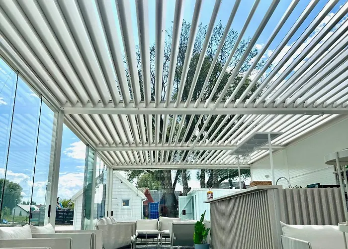 Destino Wakacyjne Domki-dwa Podgrzewane Baseny-drink Bar Vakantiehuis *