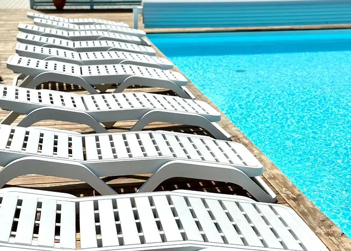 Destino Wakacyjne Domki-dwa Podgrzewane Baseny-drink Bar