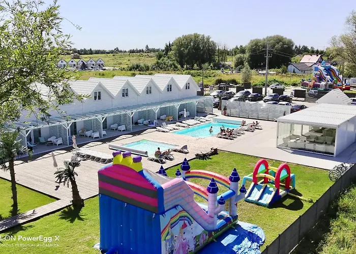 Destino Wakacyjne Domki-dwa Podgrzewane Baseny-drink Bar Vakantiehuis *