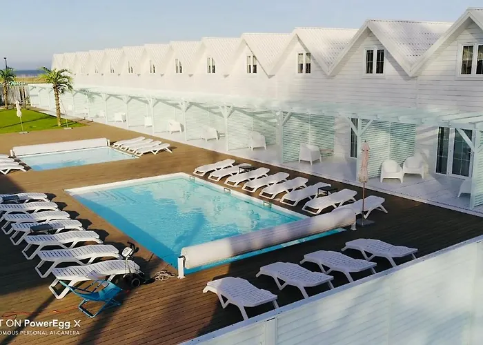 Destino Wakacyjne Domki-dwa Podgrzewane Baseny-drink Bar Dom wakacyjny